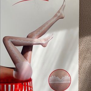 Fashion tights with lace design